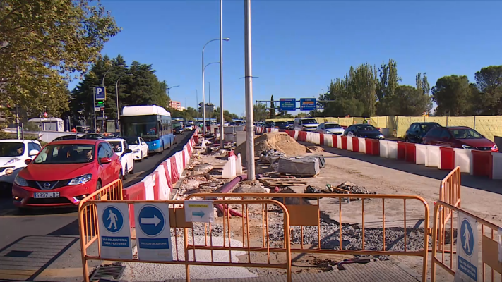 Telediario 1 - Las obras en el Metro, la Castellana, la M-30 y la autovía de Extremadura dificultan moverse por Madrid