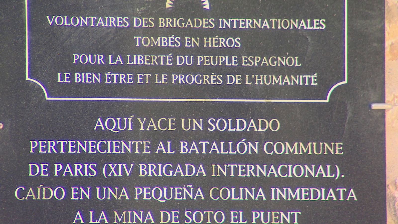 Fosa en la cota 238 en el cementerio de Caspe (Zaragoza) | Ver ahora