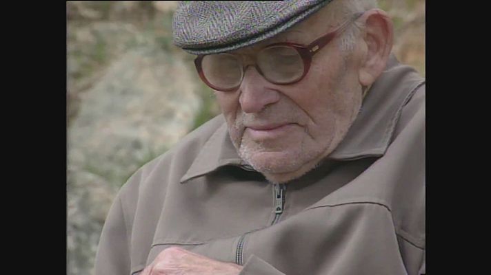 Fue noticia en el Archivo de RTVE - Monolito recuerda a los 30 republicanos asesinados en Albinyana (Tarragona)