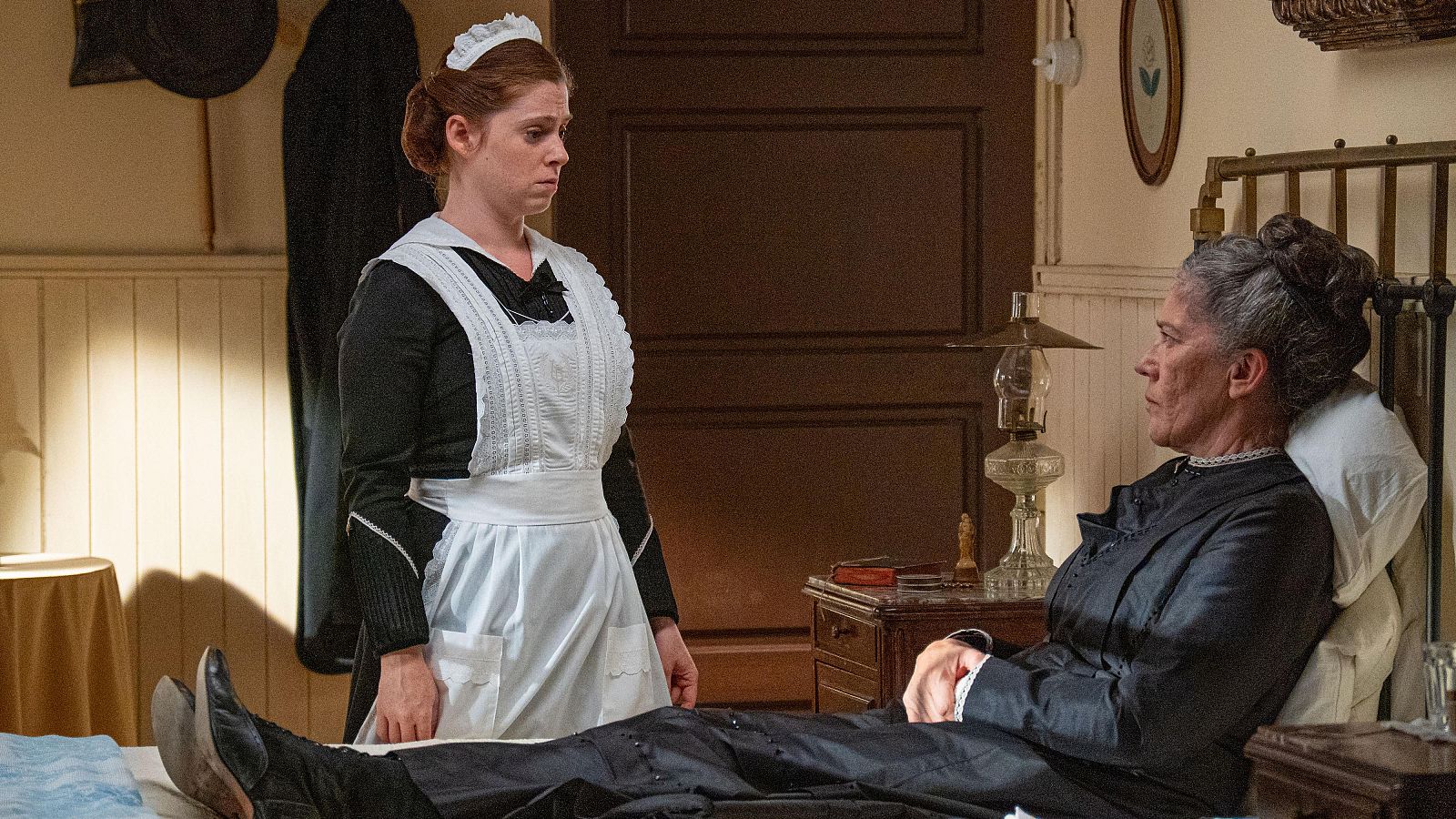 La Promesa - María Fernández ayuda a Petra - La promesa | Ver