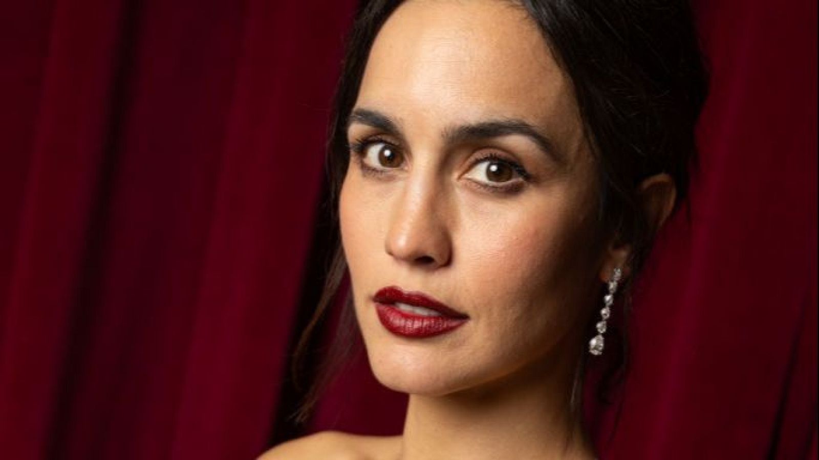 Megan Montaner y un txakoli con Ron Perlman - Somos cine | Ver