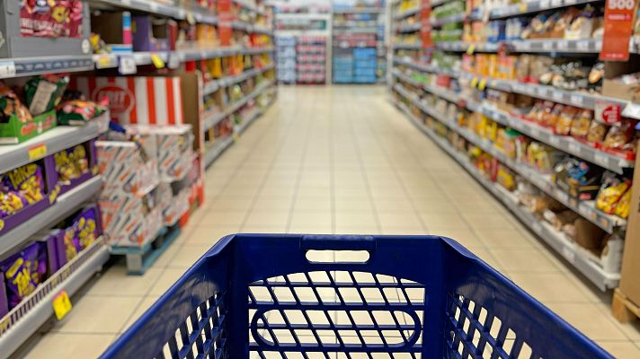 Telediario 2 - Los "súper" ganan a los hipermercados: crecen casi un 3% en los últimos dos años