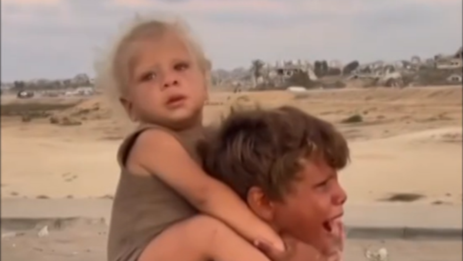 Los niños gazatíes del vídeo viral se reúnen con su familia | Ver