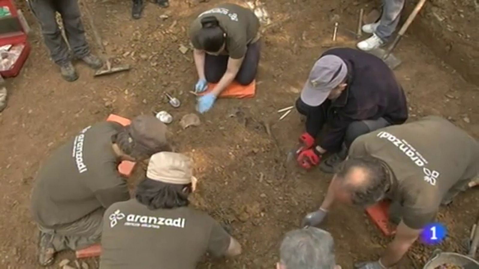 Exhumación de la fosa de Leranotz (Esteribar, Navarra) | Ver ahora