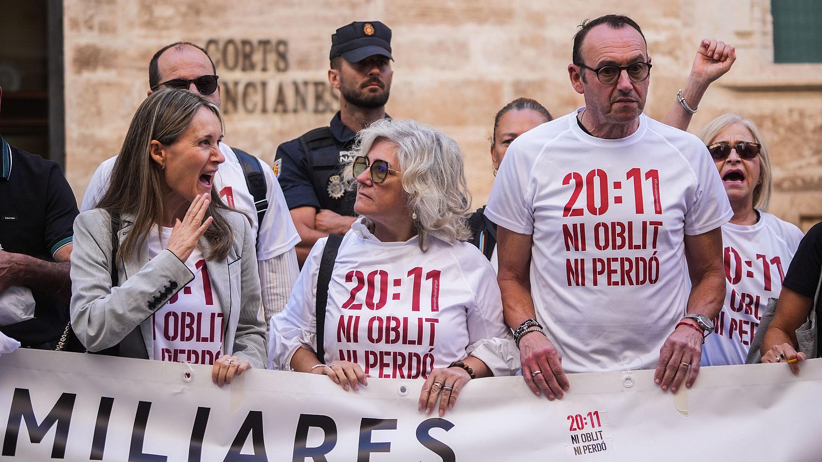 Las víctimas de la dana piden en Bruselas una "investigación exhaustiva" sobre la tragedia - La hora de La 1 | Ver