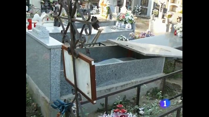 Telediario 2 - Enfrentamientos por la exhumación de fosas en Poyales del Hoyo (Ávila)