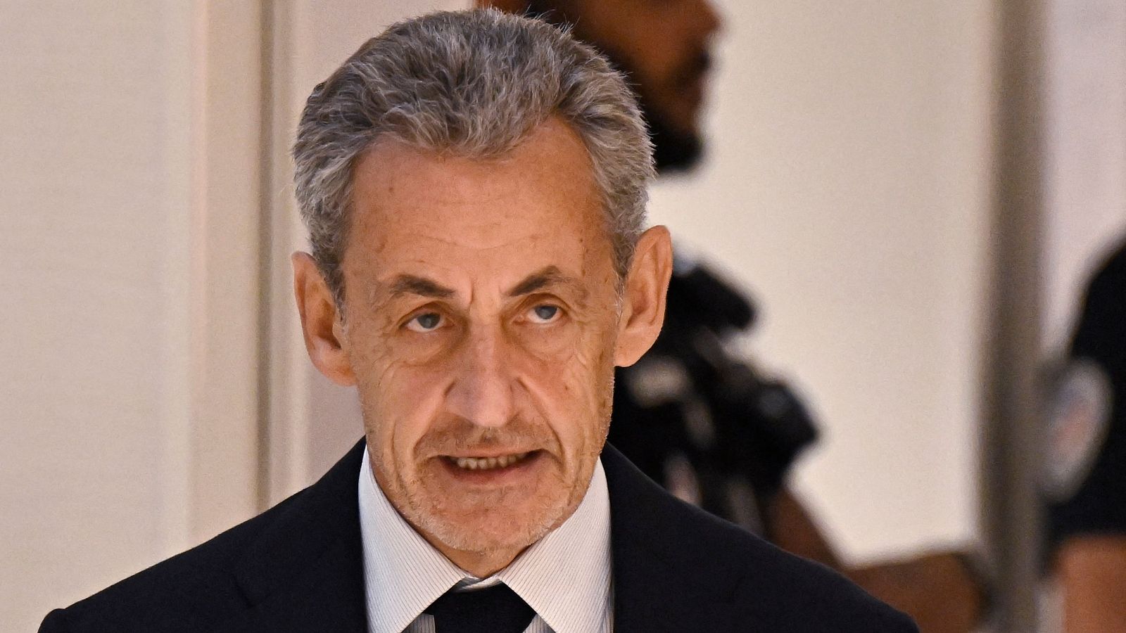 Sarkozy anuncia que recurrirá tras ser condenado a cinco años de prisión - El mundo en 24 horas | Ver