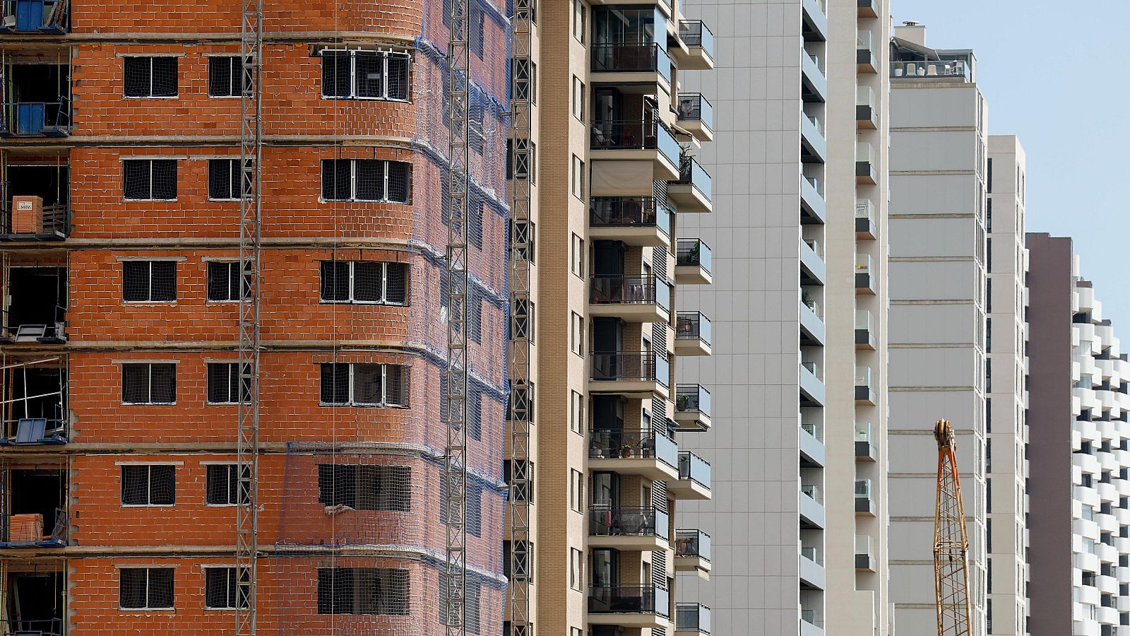 La compra de viviendas alcanza su mayor cifra un julio desde 2007 | Ver