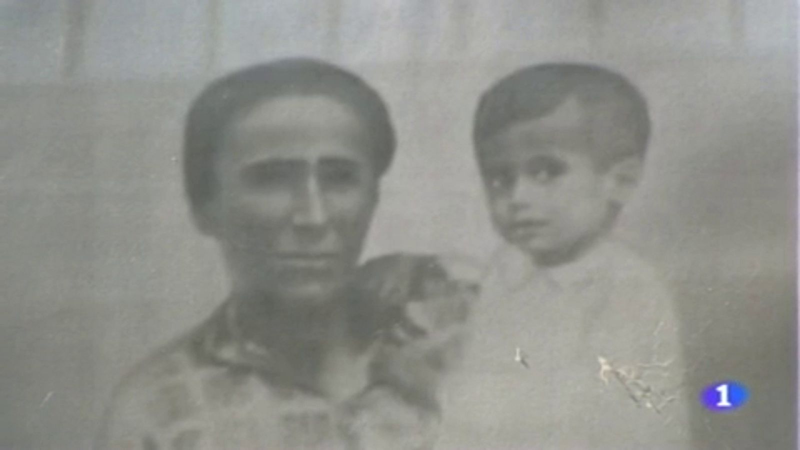 Exhumación la fosa de las "17 rosas" en Gerena (Sevilla) | Ver ahora