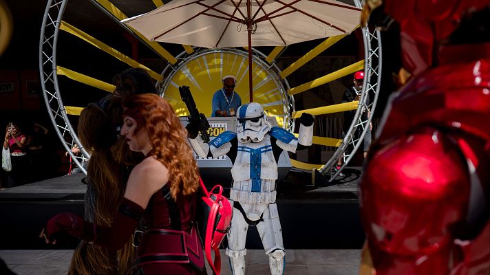 Telediario 1 - Mundos virtuales en la Cómic-Con de Málaga: de 'Matrix' al nuevo universo de 'Spider-Man'