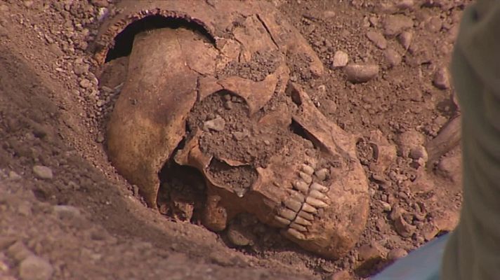 Informatiu Balear - Localizadas cuatro víctimas en la fosa de Marratxí (Mallorca)