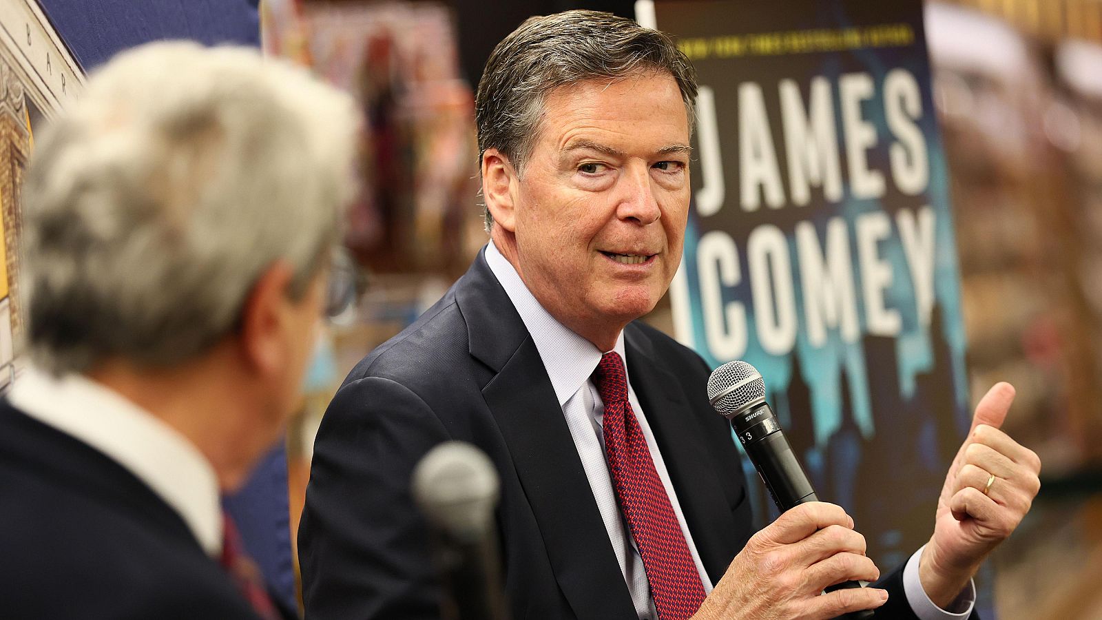 Comey, en el centro de la caza de brujas de Donald Trump | Ver