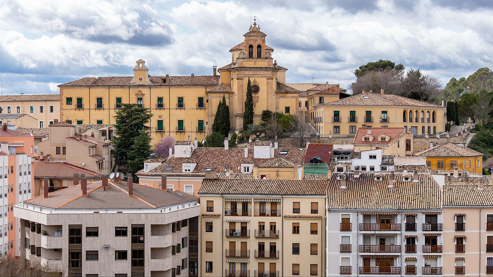 El precio del alquiler marca récord en España salvo en Cuenca - Telediario Fin de Semana | Ver