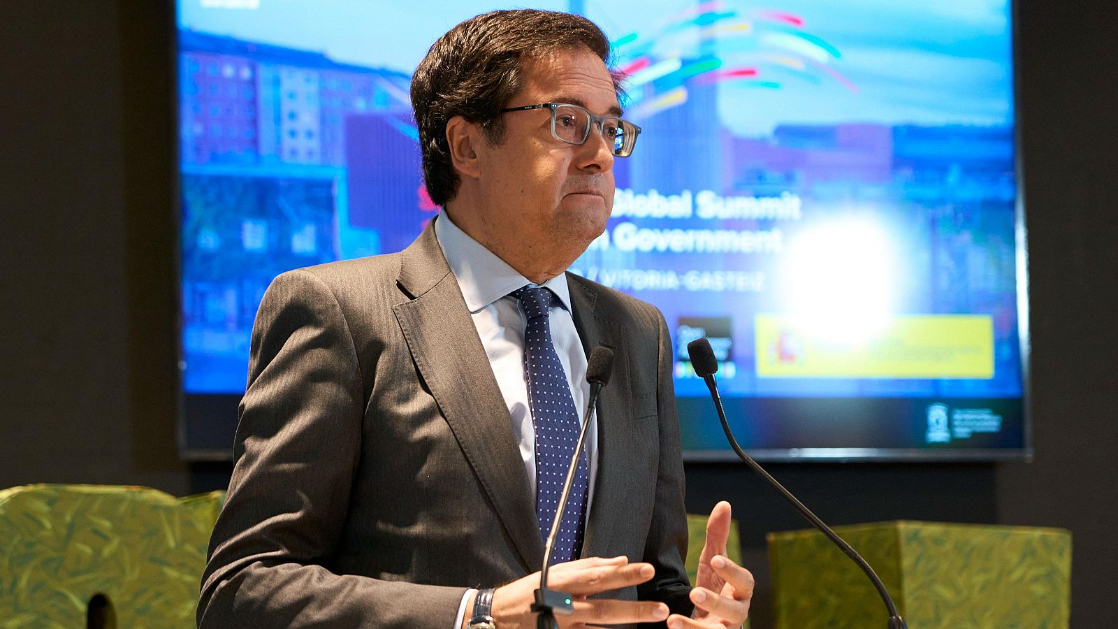 El PSOE critica las políticas migratorias de Feijóo | Ver