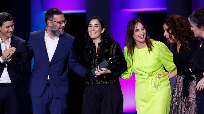 Telediario Fin de Semana - Concha de Oro en San Sebastián para 'Los domingos', de Alauda Ruiz de Azúa