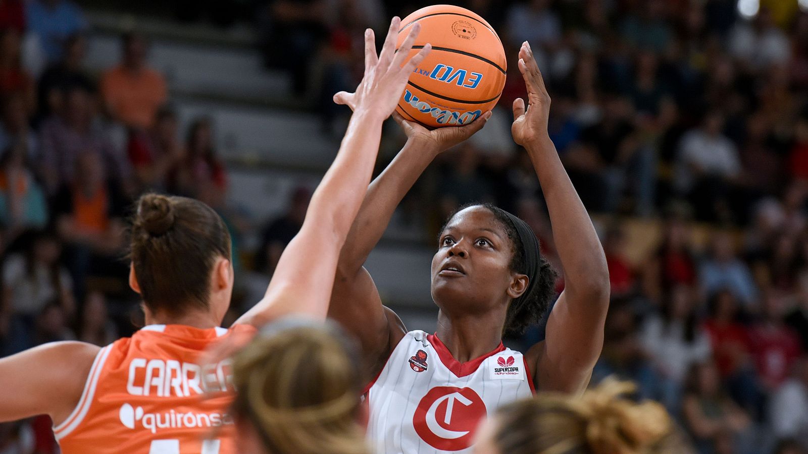 Supercopa femenina | Mejores momentos Valencia Basket - Casademont Zaragoza - Baloncesto en RTVE | Ver