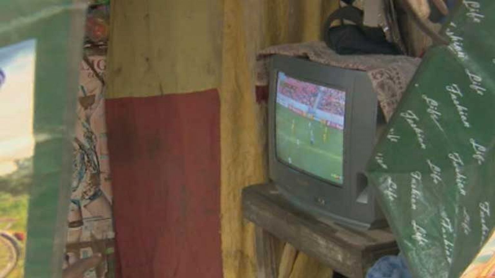Telediario 1: El fútbol y el conflicto armado  | RTVE Play