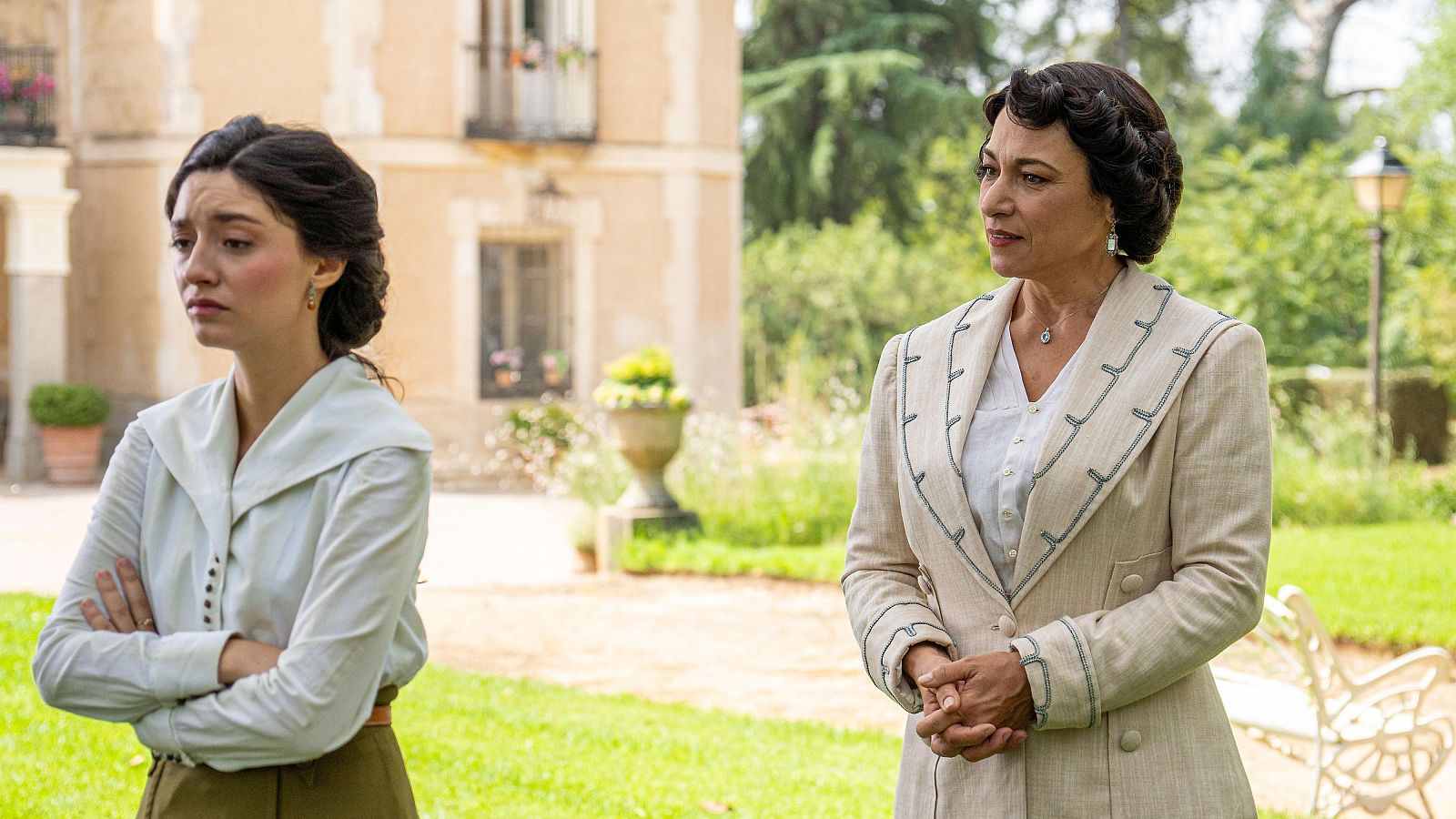 La amenaza de Leocadia a Ángela si escapa con Curro