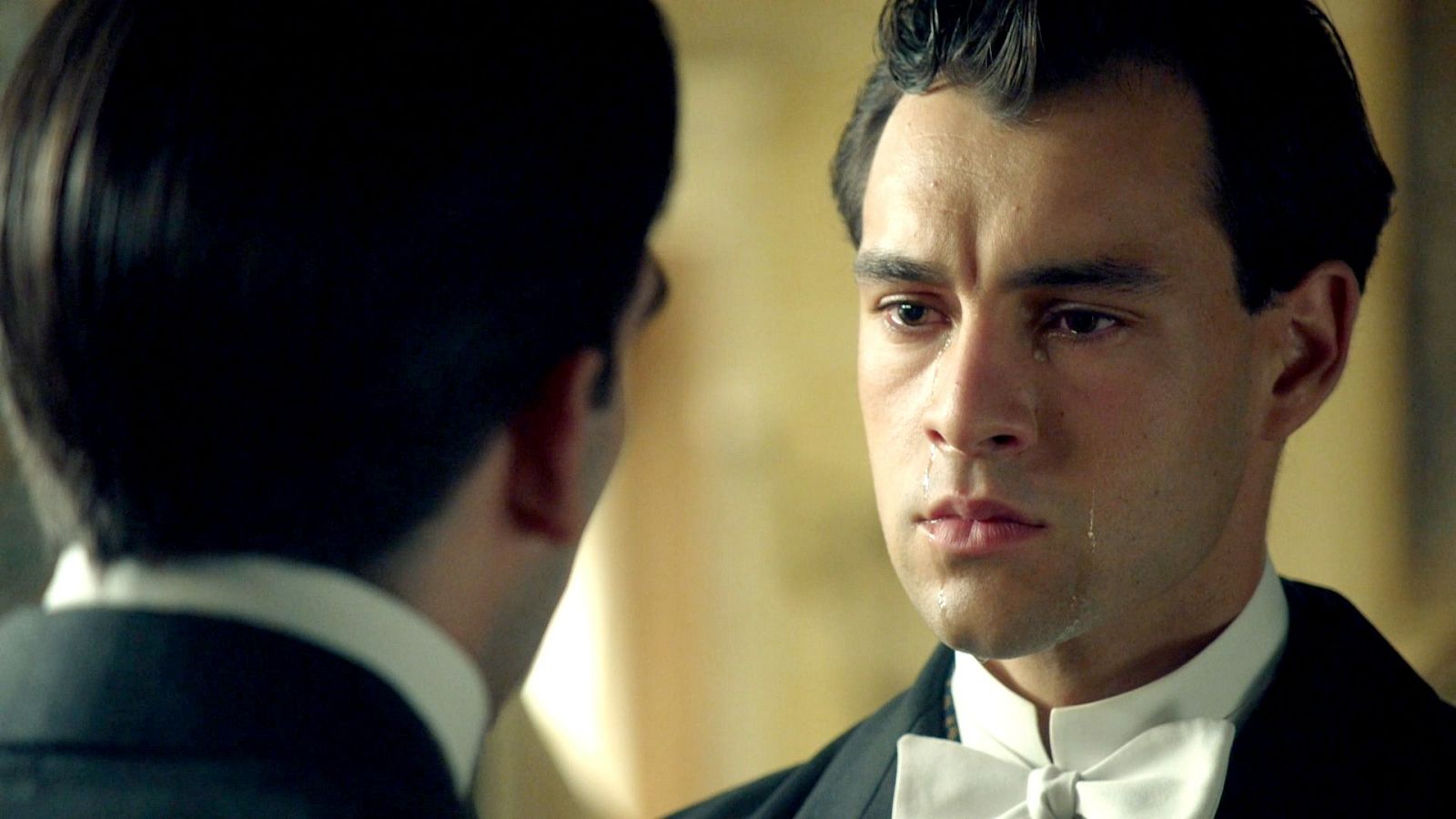 La Promesa - Las palabras de Lorenzo que provocan las lágrimas de Curro - La promesa | Ver