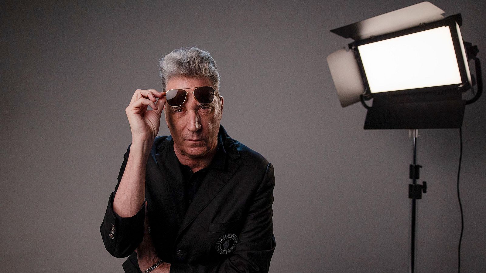 'Corazones Legendarios', el último disco de Loquillo, recupera 20 grandes temas de su repertorio | Ver