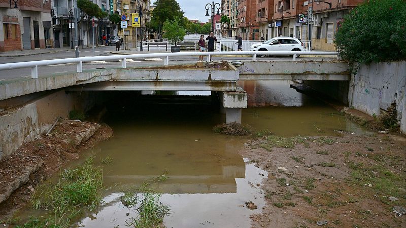 Más de 370 efectivos trabajan en Valencia durante el temporal - La tarde en 24h | Ver