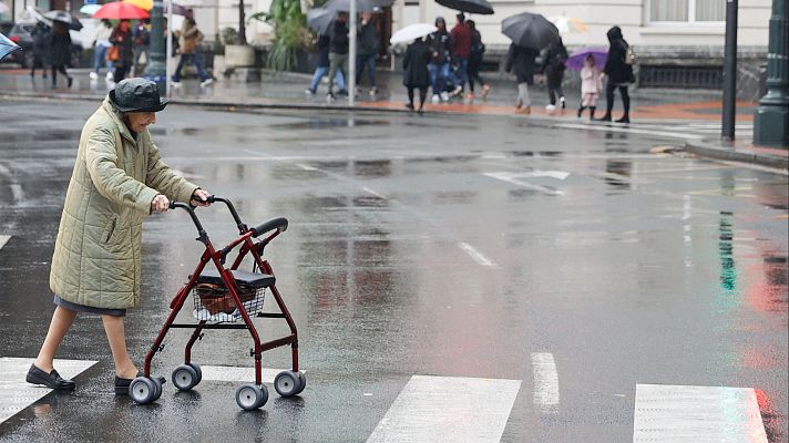 La brecha de género en pensiones: las mujeres cobran 508 euros menos al mes | Ver