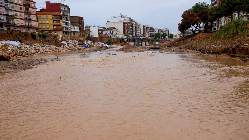 La borrasca Gabrielle deja numerosos destrozos a su paso por Valencia - Telediario 1 | Ver