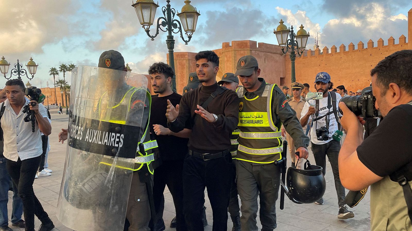 Protestas en Marruecos: Cientos de jóvenes piden mejoras en educación y sanidad | Ver