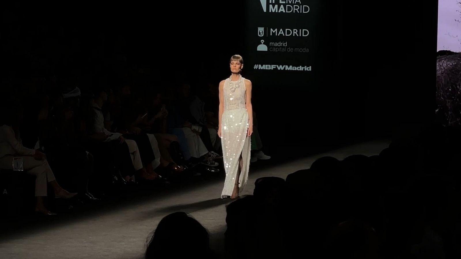 FUERA DE PATRN MBFWM - Fuera de patrn | Ver