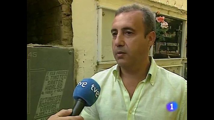 Noticias Andaluc��a - Restos en la fosa del cementerio de Cazalla de la Sierra (Sevilla)