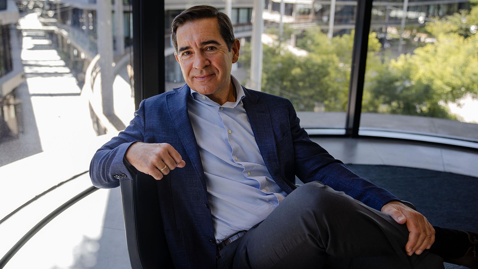 El presidente del BBVA anima a los accionistas del Sabadell acudir a la opa - Informativo 24h | Ver