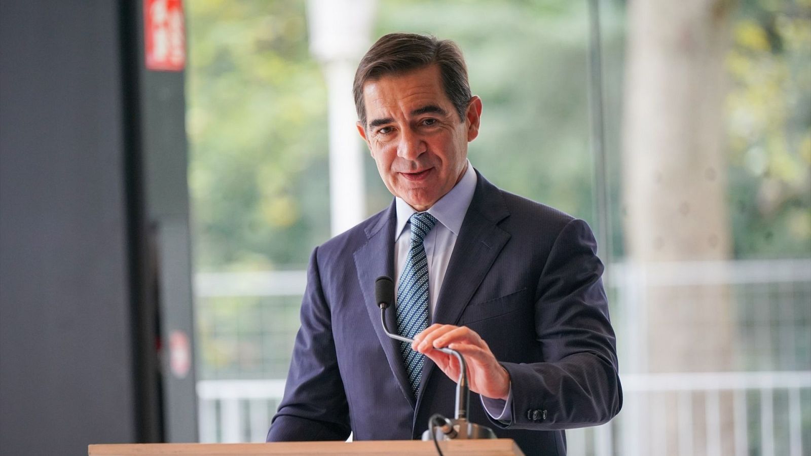 El presidente del BBVA confía en el apoyo mayoritario de los accionistas del Sabadell: "Es una oferta imbatible" - Telediario 1 | Ver