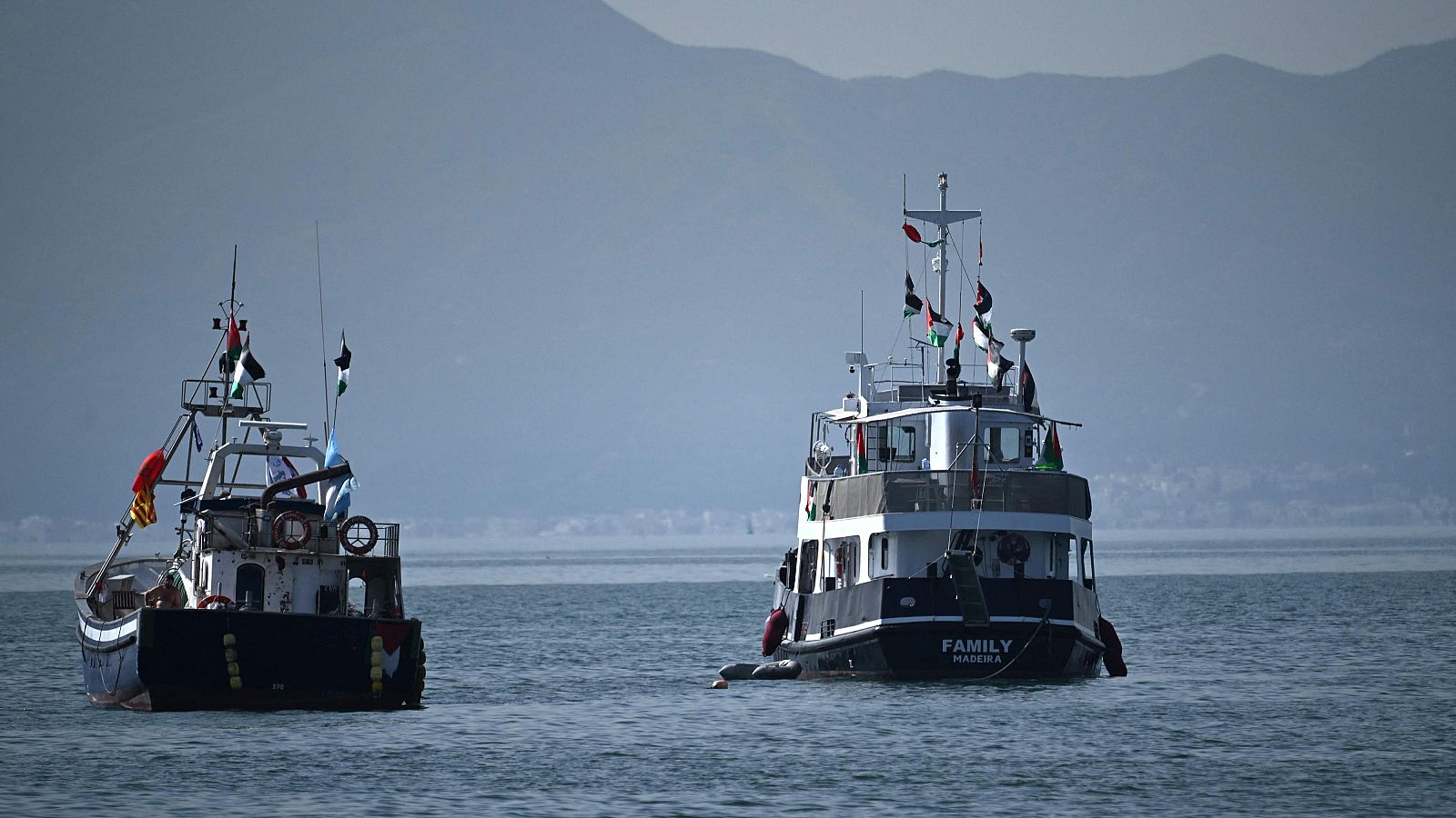 Activista a bordo de la flotilla: "Estamos intentado evitar la interceptación" - La hora de La 1 | Ver