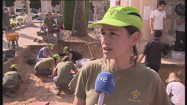 Informatiu Balear - Hallan los primeros restos de la fosa del cementerio de Porreres (Mallorca)