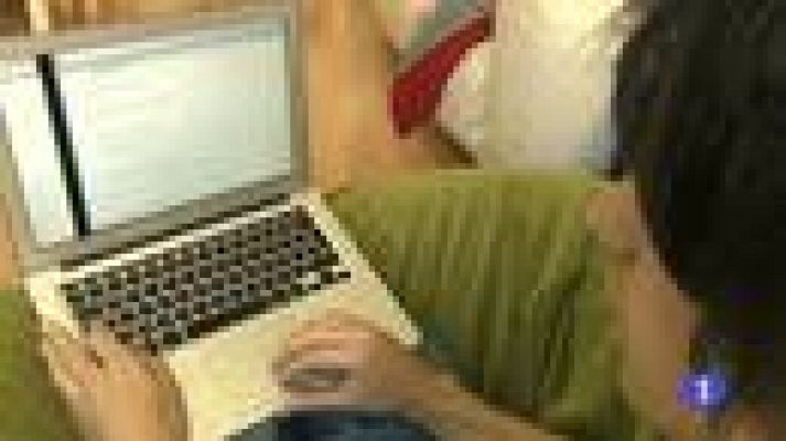 L'Informatiu - Preocupació per la popularització de l'aplicació per llançar xafarderies de forma anònima