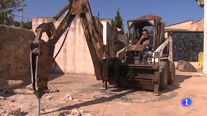 Informatiu Balear - Inicio de los trabajos de excavación de la fosa de Alaró (Mallorca)