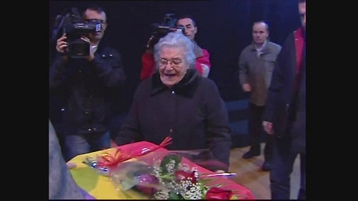 Modo Digital - Entrega de restos de la fosa del cementerio de Santa María de Curro Curro (Barro, Pontevedra)