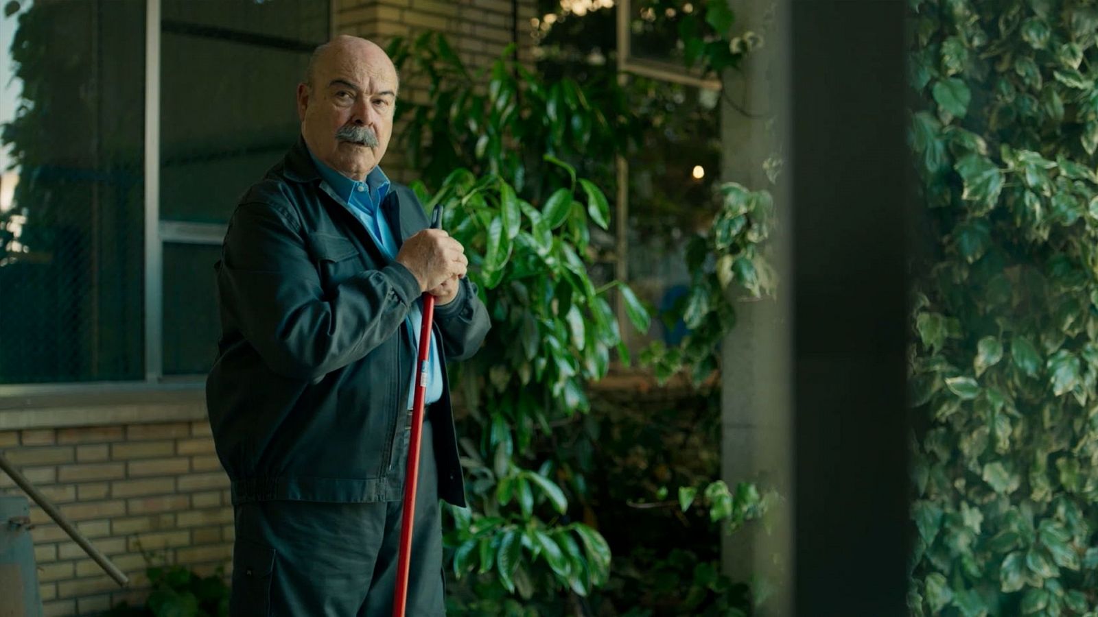 Antonio Resines anuncia la fecha de estreno de 'Sin Gluten' en 'La Revuelta' - La Revuelta | Ver