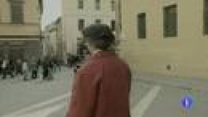 Telediario 1 - Escándalo financiero en plena preca