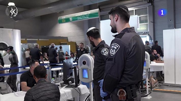 L'Informatiu - Els 67 espanyols de la Flotilla esperen la deportació