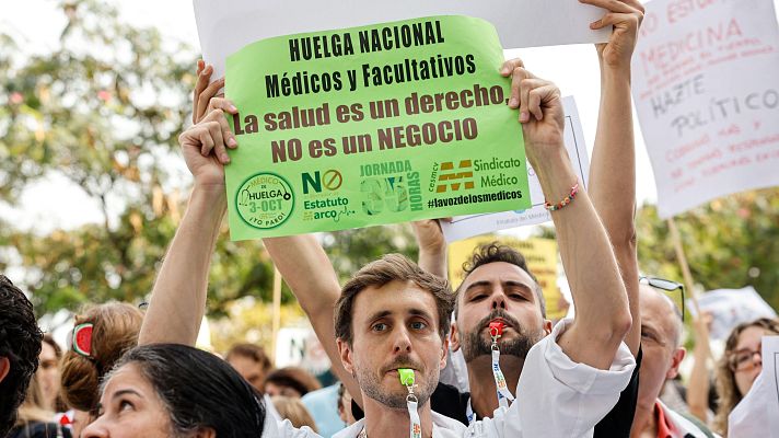 Telediario 1 - Médicos de toda España van a la huelga y piden mejoras laborales