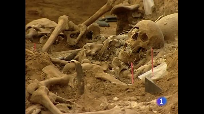 Noticias de Castilla y León - Exhumación de la fosa común en el paraje de La Legua (Gumiel de Izán, Burgos)