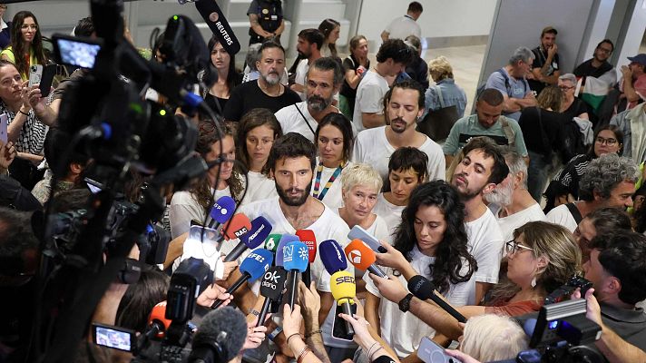 Los españoles de la flotilla denuncian un trato \"vejatorio e inhumano\" - Fin de semana 24h | Ver