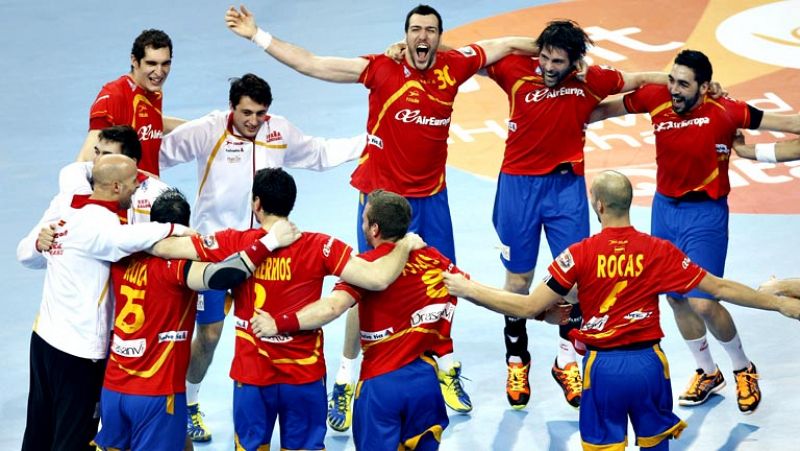 La selección española de balonmano ha ganado a Eslovenia (26-22) y  se ha metido en la final de 'su' Mundial haciendo buenos los  pronósticos en un partido en que les costó deshacerse de una  Eslovenia por la buena actuación de su portero Gorazd Skof