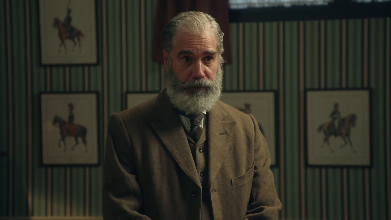 La Promesa - El doctor sobre la enfermedad de Petra: "Es tétanos" - La promesa | Ver