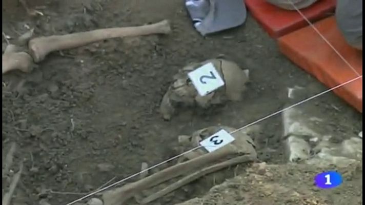 Telenavarra - Exhumación de una fosa en el cementerio de Usetxi (Esteríbar, Navarra)