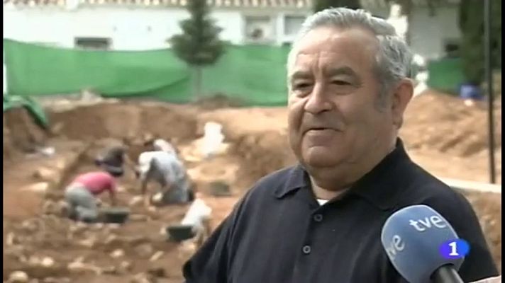 Noticias Andalucía - Exhumación de la fosa del cementerio de Teba (Málaga)