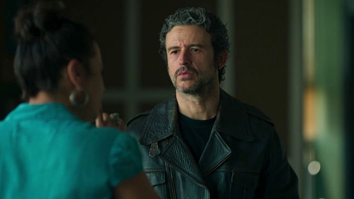  - Ricardo vuelve a casa de su madre