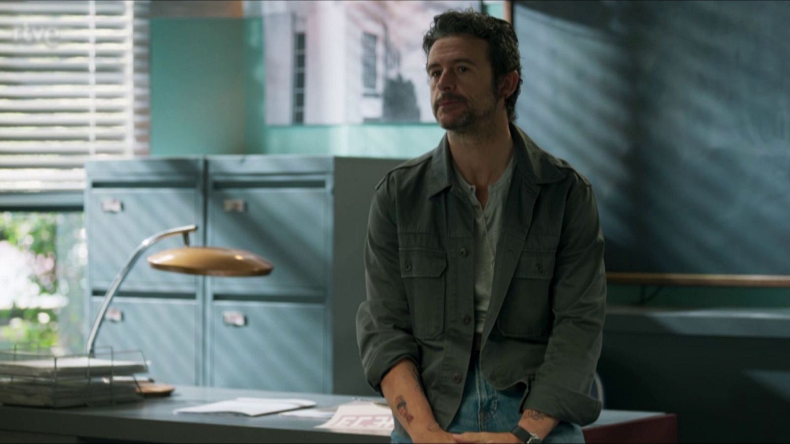 Ricardo conoce a los alumnos de la escuela | Ver