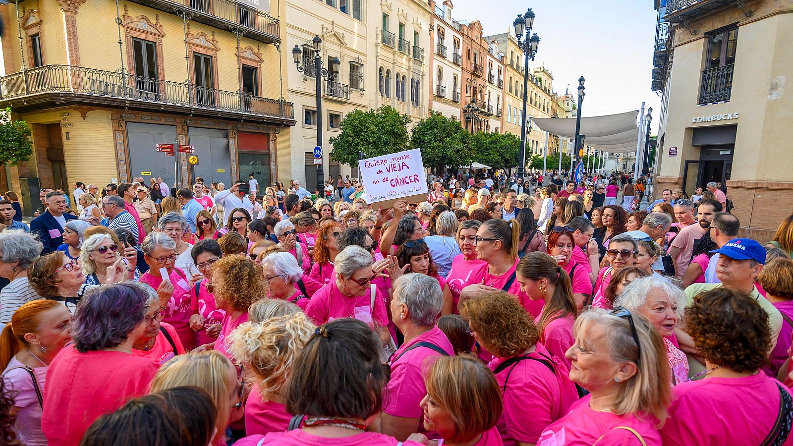 Manifestación en Andalucía por los fallos en los cribados de cáncer de Andalucía - Informativo 24h | Ver